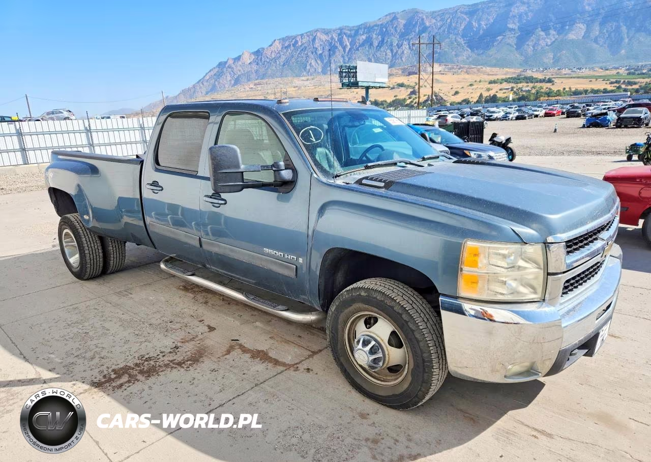2008 Chevrolet Silverado K3500 VIN:1GCJK33658F112270 - 4