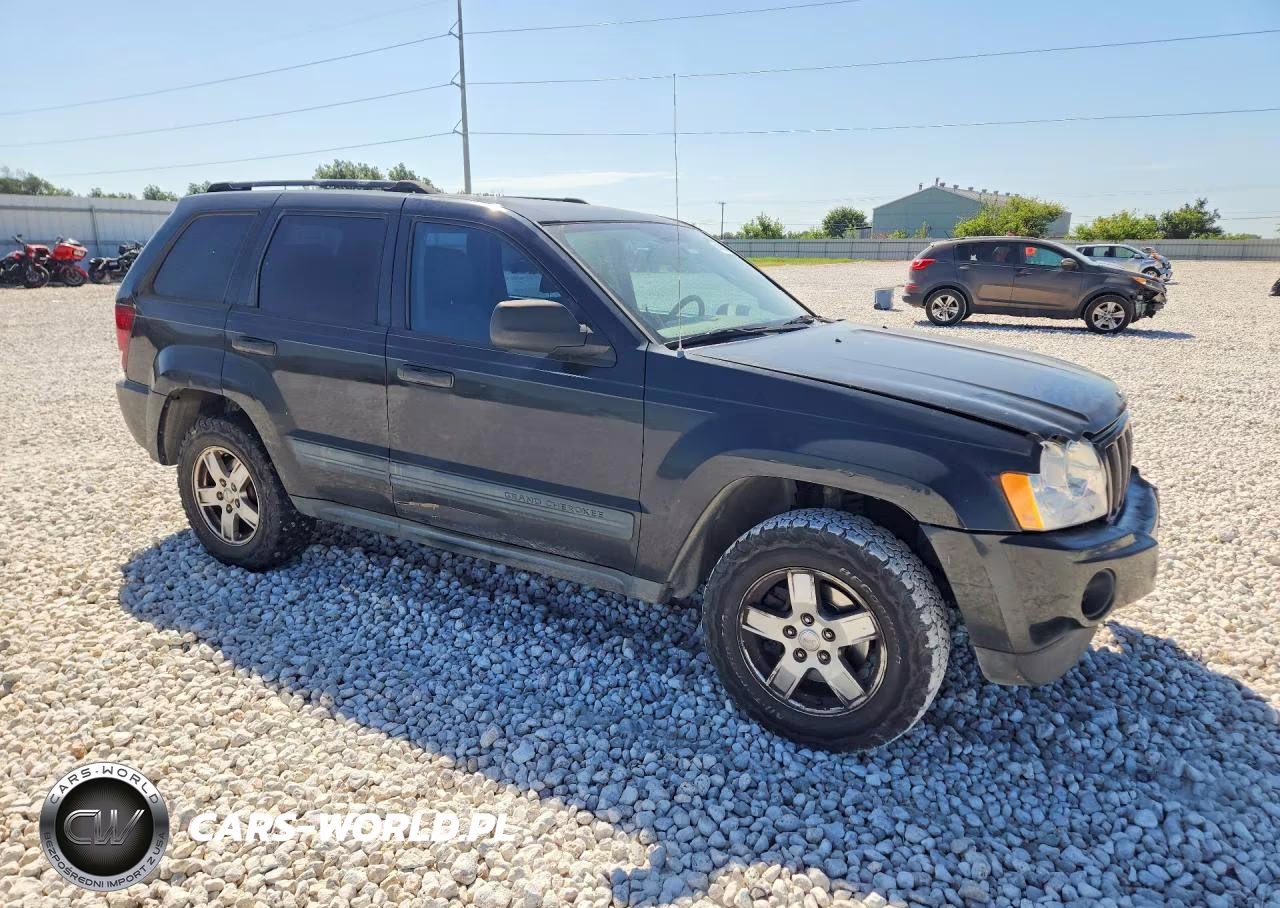 2005 Jeep Grand Cherokee Laredo VIN:1J4GS48KX5C549792 - 4