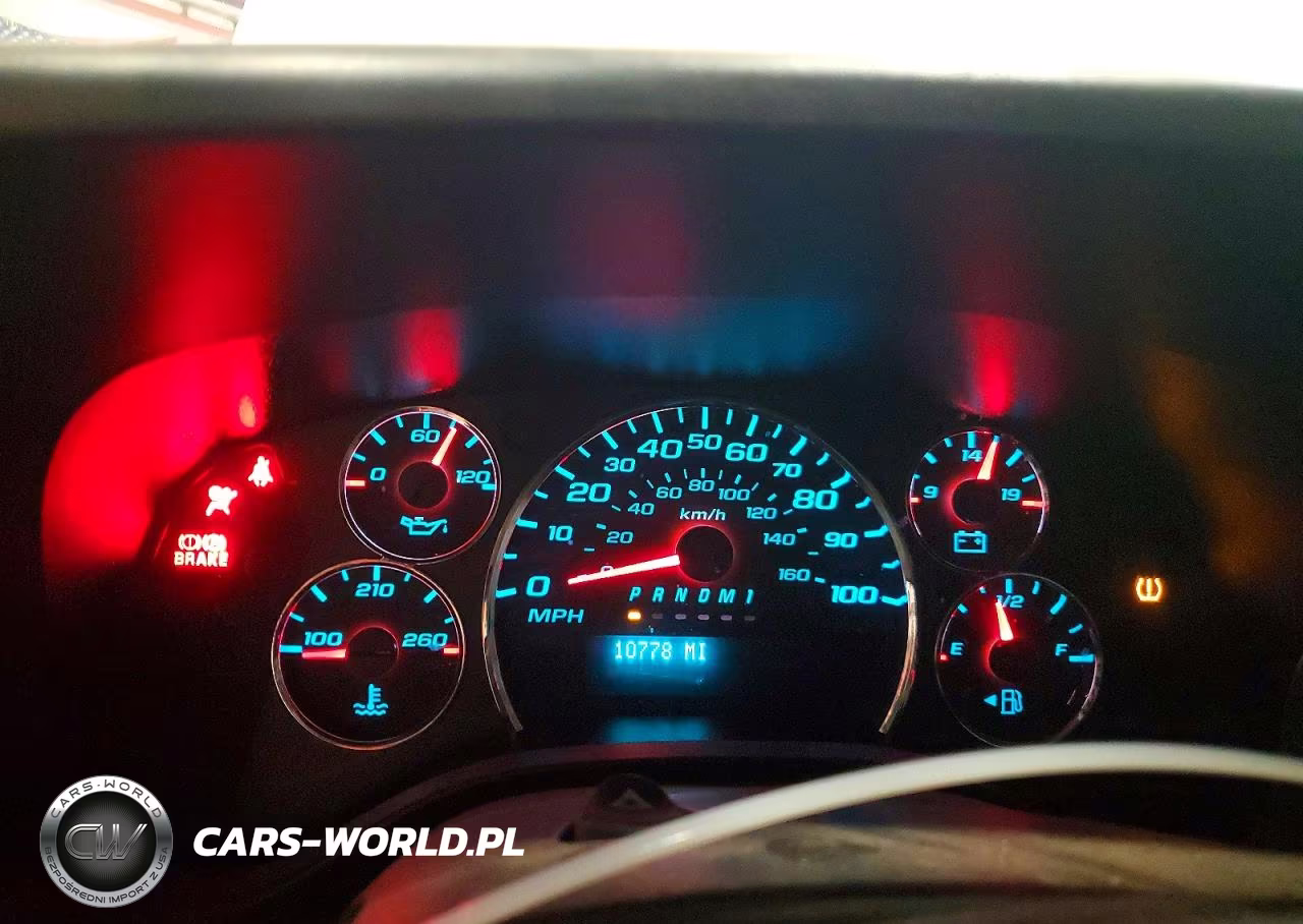 2025 Chevrolet Express G2500 VIN:1GCWGAFP9S1273340 - 9