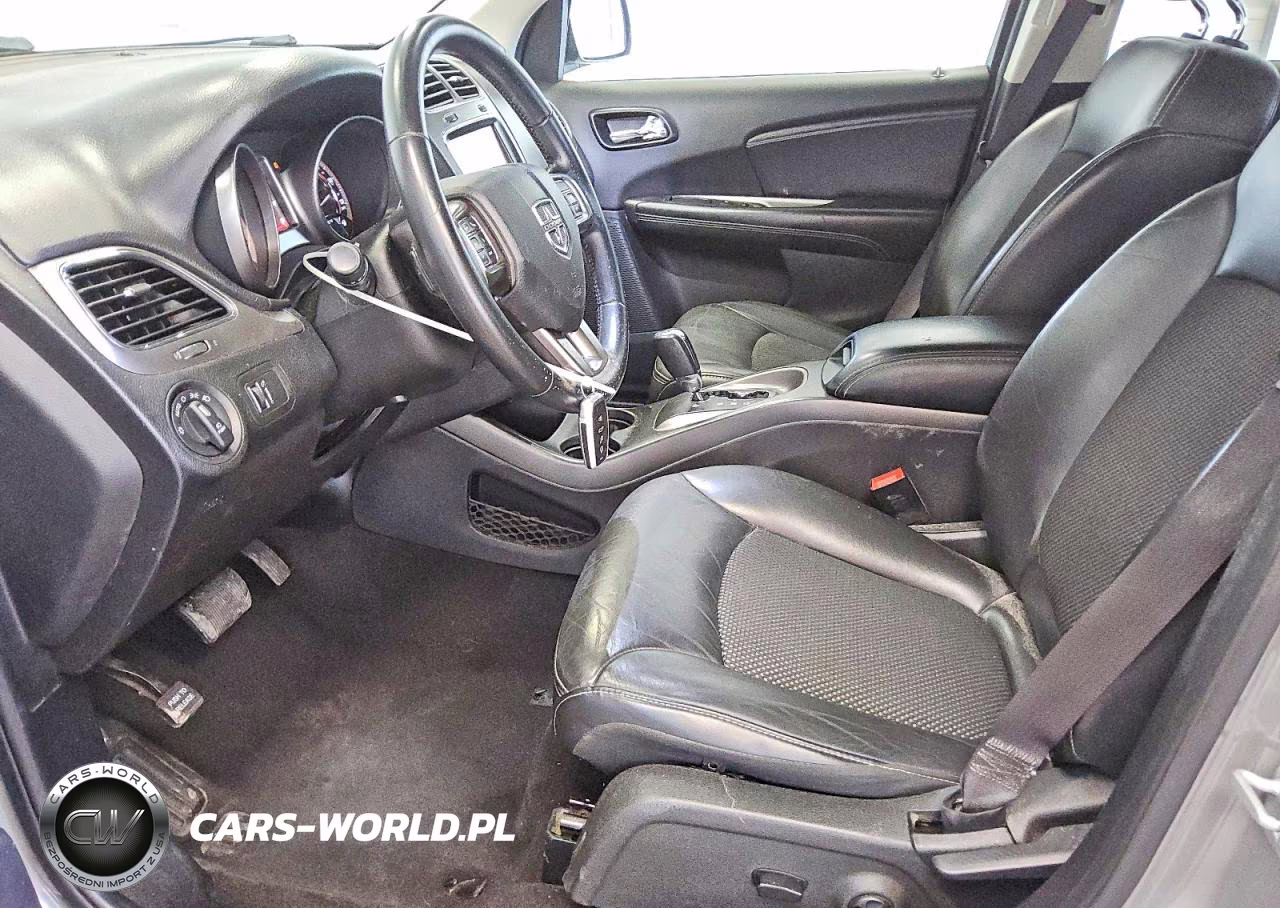 2019 Dodge Journey Crossroad VIN:3C4PDCGG5KT861624 - 7