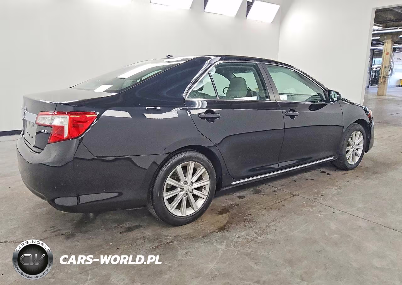2014 Toyota Camry Xle VIN:4T4BF1FKXER398115 - 3