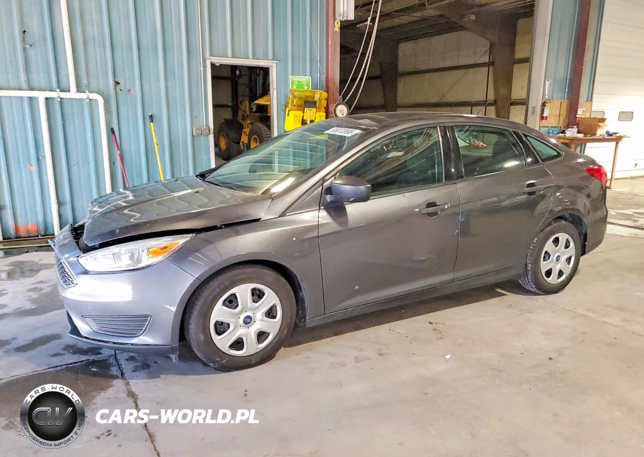 2018 Ford Focus S VIN:1FADP3E20JL309479 - 1