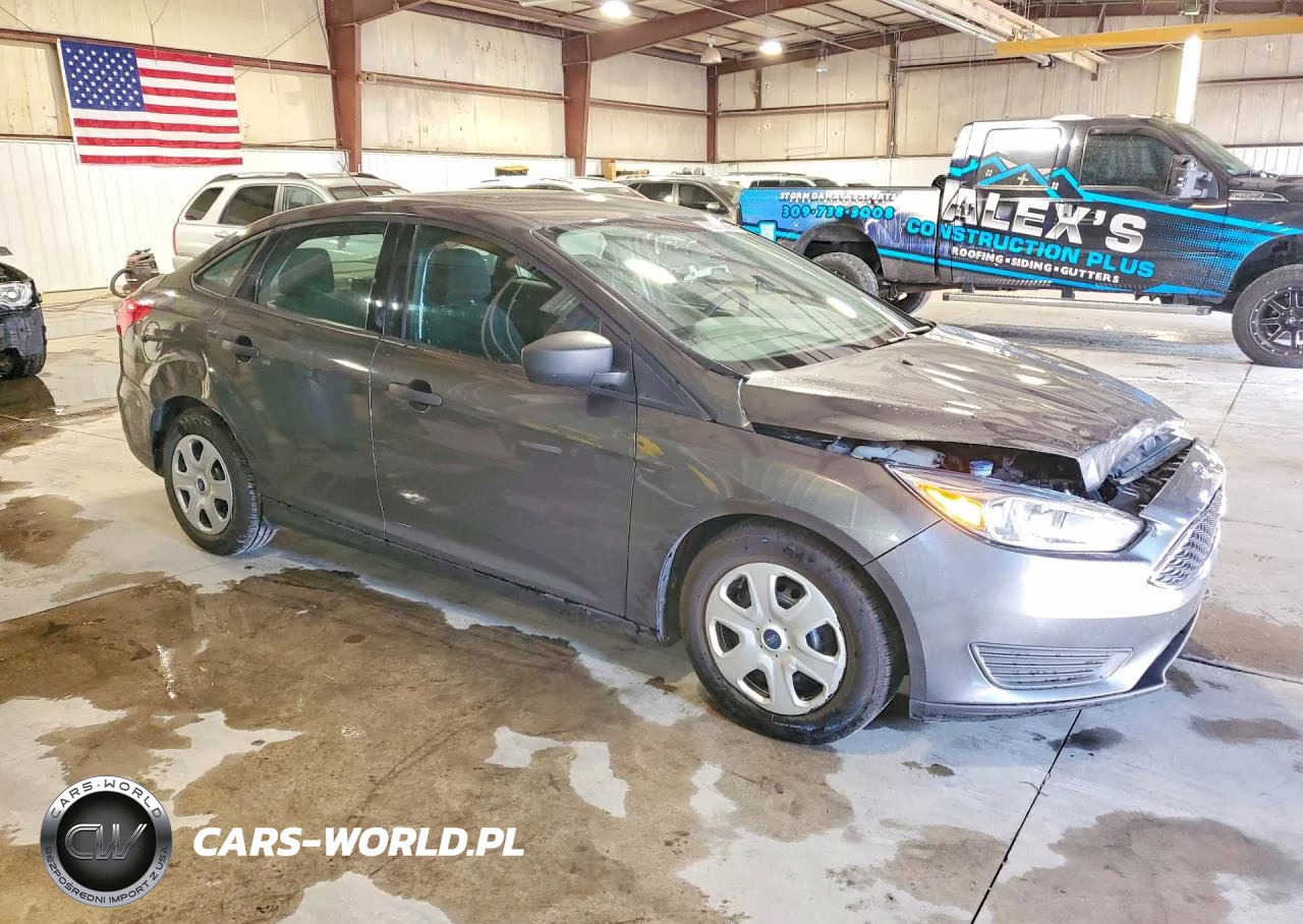 2018 Ford Focus S VIN:1FADP3E20JL309479 - 4