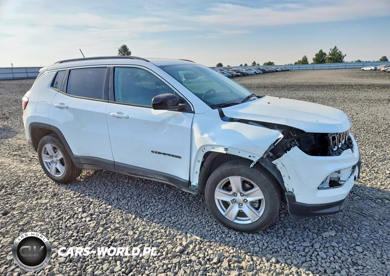 2022 Jeep Compass Latitude VIN:3C4NJDBB2NT231730 - 4