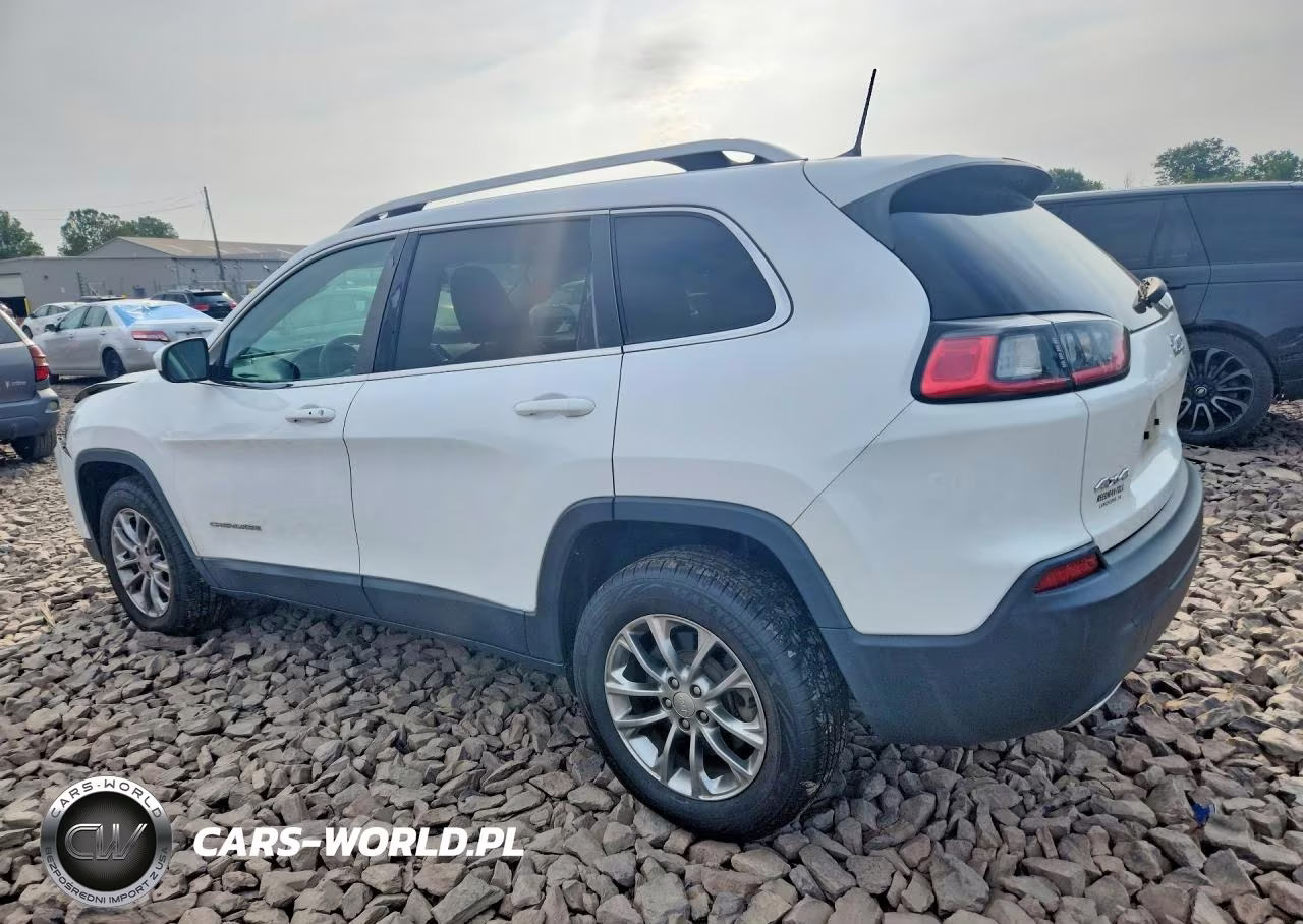 2019 Jeep Cherokee Latitude Plus VIN:1C4PJMLN4KD158749 - 2