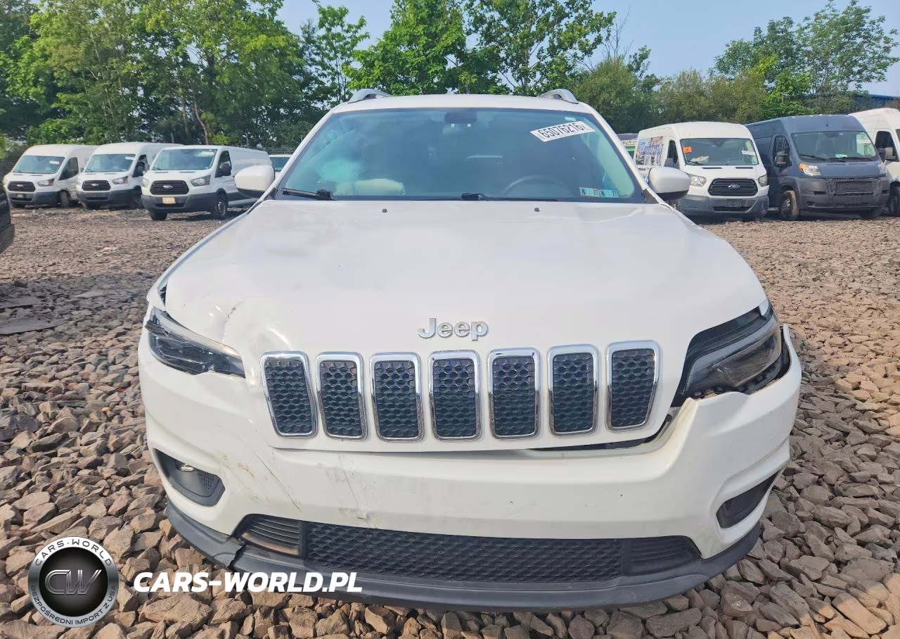 2019 Jeep Cherokee Latitude Plus VIN:1C4PJMLN4KD158749 - 5