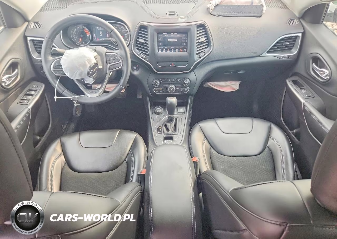 2019 Jeep Cherokee Latitude Plus VIN:1C4PJMLN4KD158749 - 8