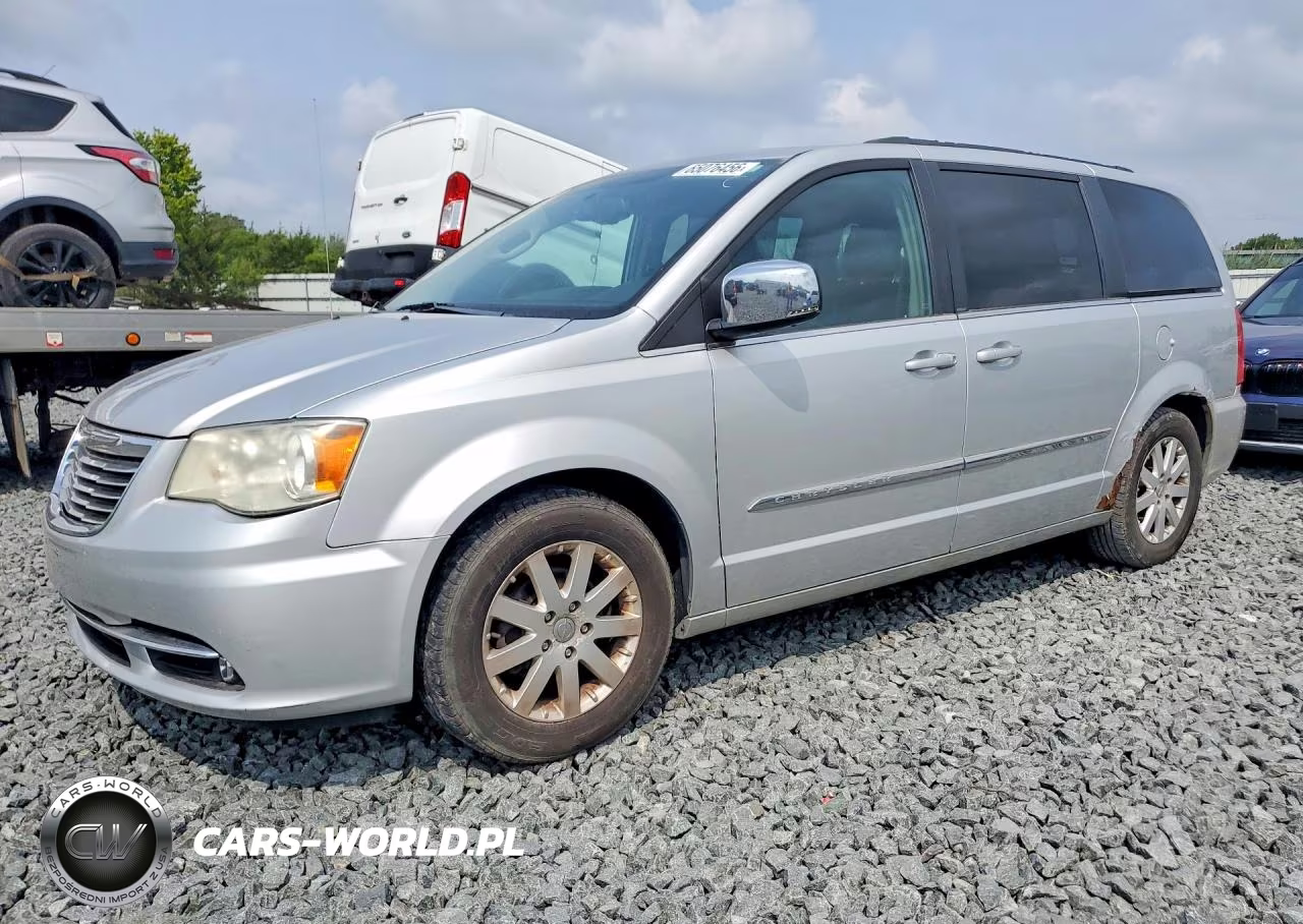 2011 Chrysler Town & Country Touring L