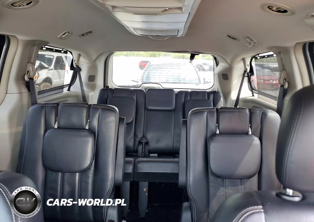 2011 Chrysler Town & Country Touring L VIN:2A4RR8DG4BR681902 - 10