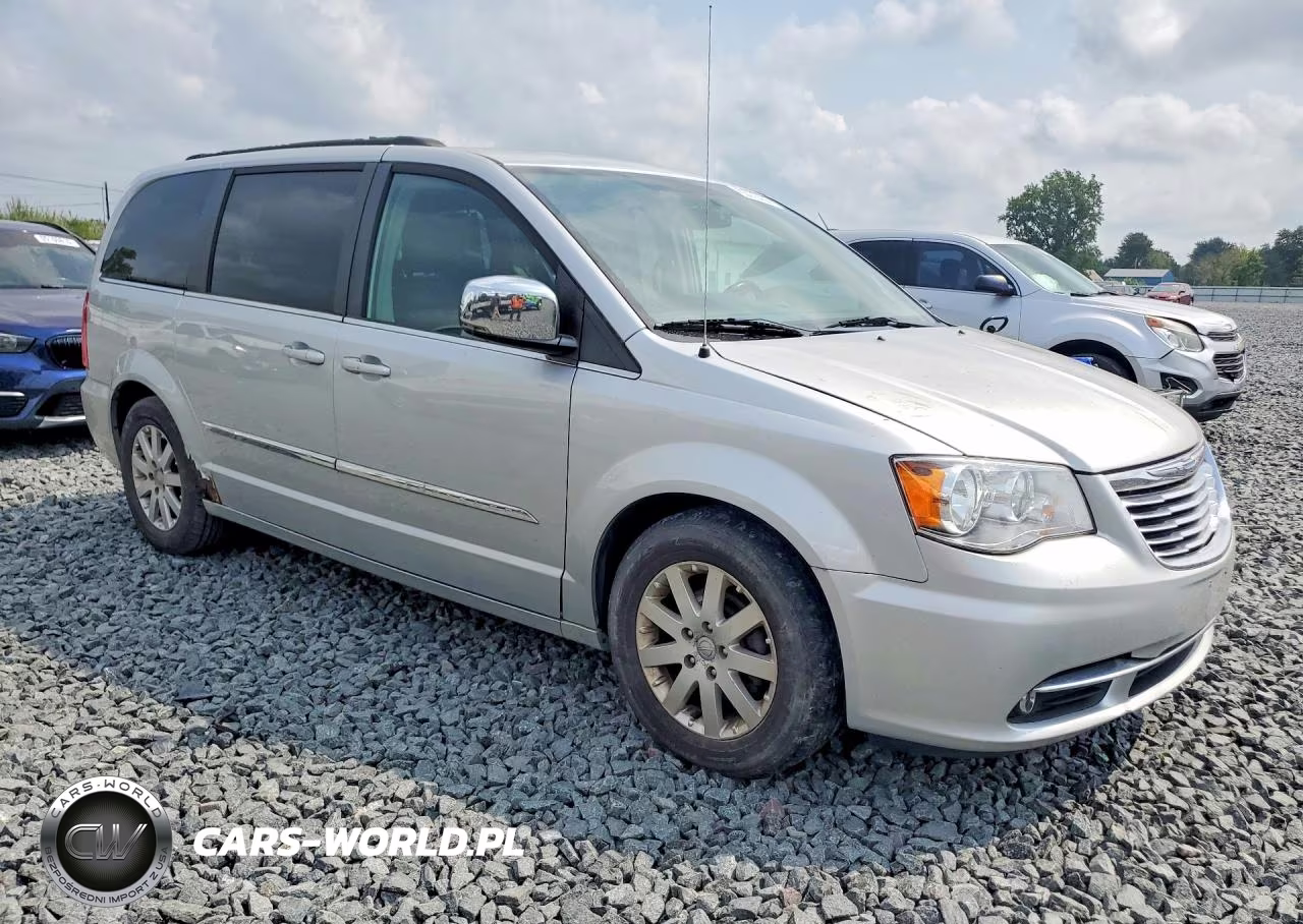 2011 Chrysler Town & Country Touring L VIN:2A4RR8DG4BR681902 - 4