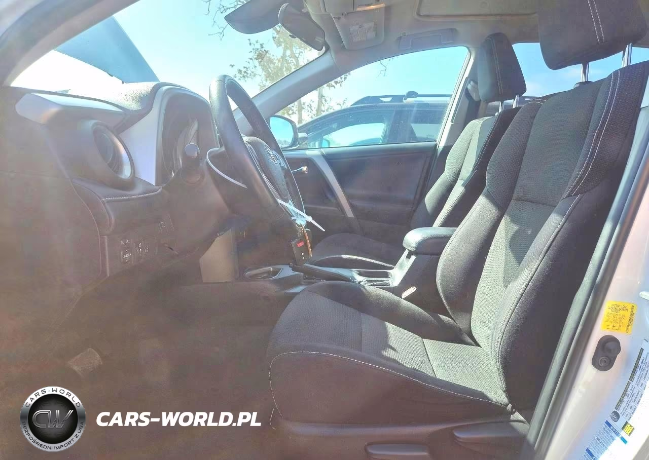 2018 Toyota Rav4 Xle VIN:2T3RFREV4JW815586 - 7