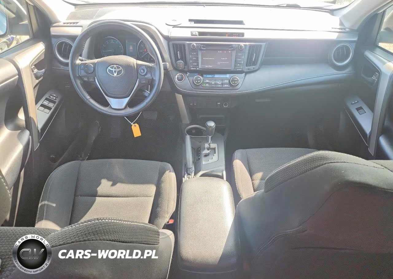 2018 Toyota Rav4 Xle VIN:2T3RFREV4JW815586 - 8