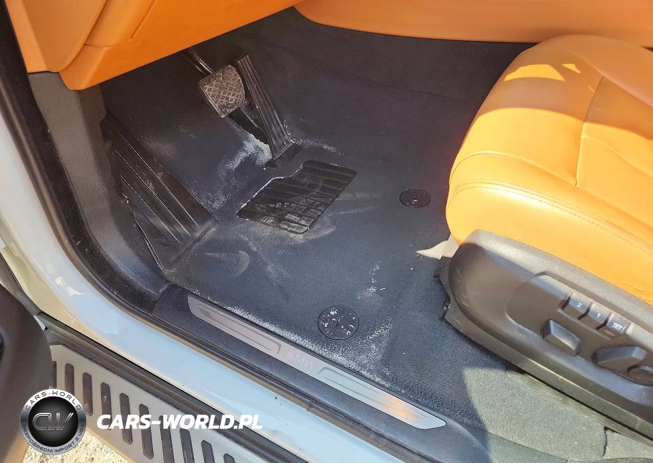 2018 BMW X6 xDrive35I VIN:5UXKU2C53J0Z61742 - 12