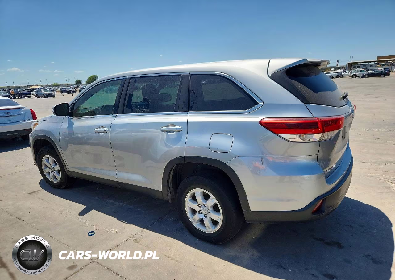 2019 Toyota Highlander Le VIN:5TDZZRFH8KS295685 - 2