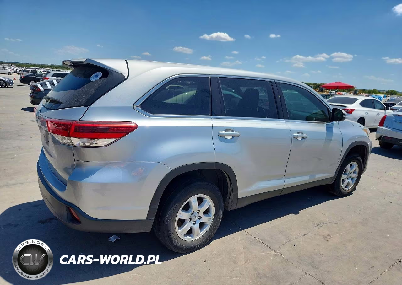 2019 Toyota Highlander Le VIN:5TDZZRFH8KS295685 - 3