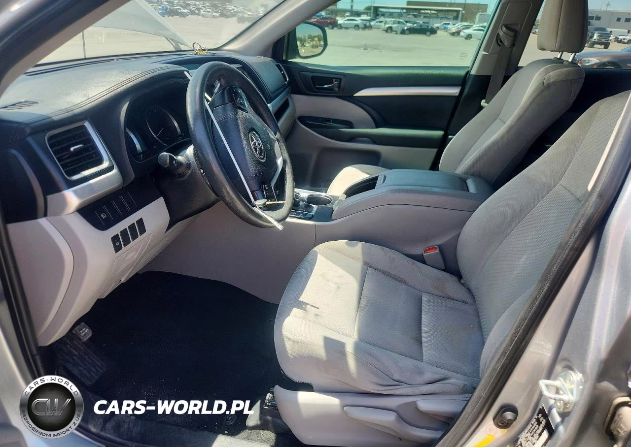 2019 Toyota Highlander Le VIN:5TDZZRFH8KS295685 - 7