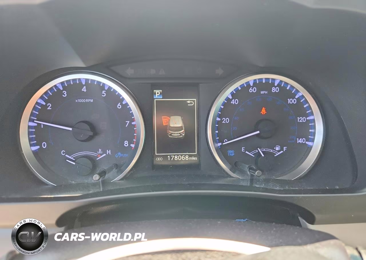 2019 Toyota Highlander Le VIN:5TDZZRFH8KS295685 - 9