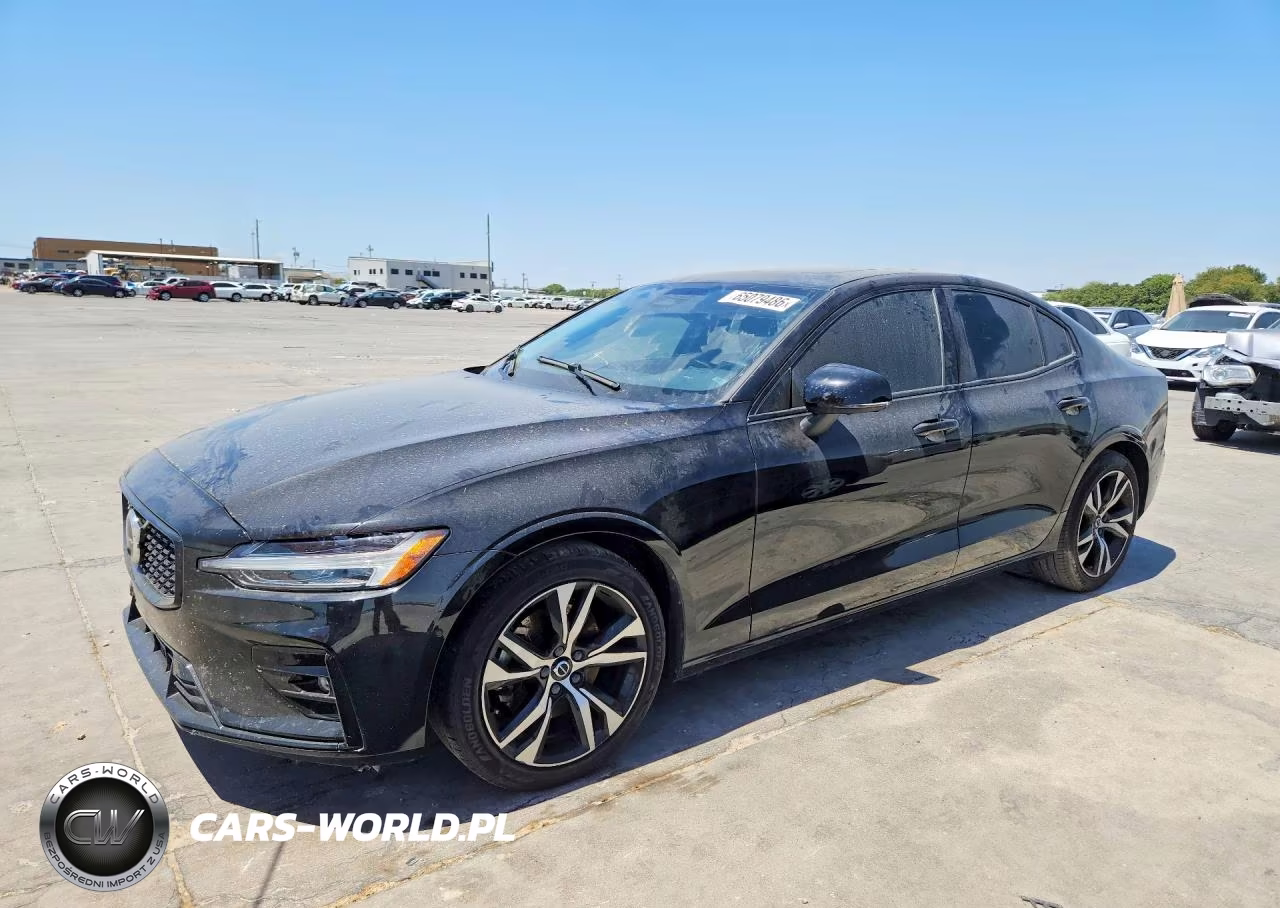 2024 Volvo S60 B5 Plus Dark Theme – zdjęcie 1 z 12