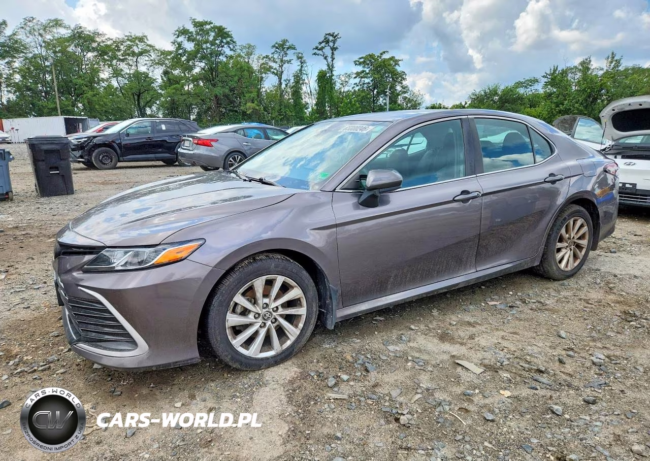 2023 Toyota Camry Le – zdjęcie 1 z 12