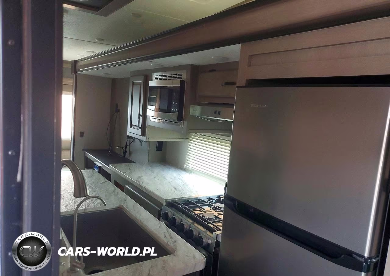 2021 Coachmen Chaparral Camper VIN:5ZT3CLVB4MA326673 - 6