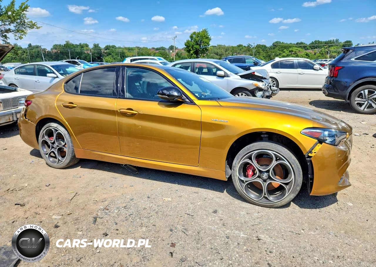 2022 Alfa Romeo Giulia Super VIN:ZARFANBN6N7653515 - 4