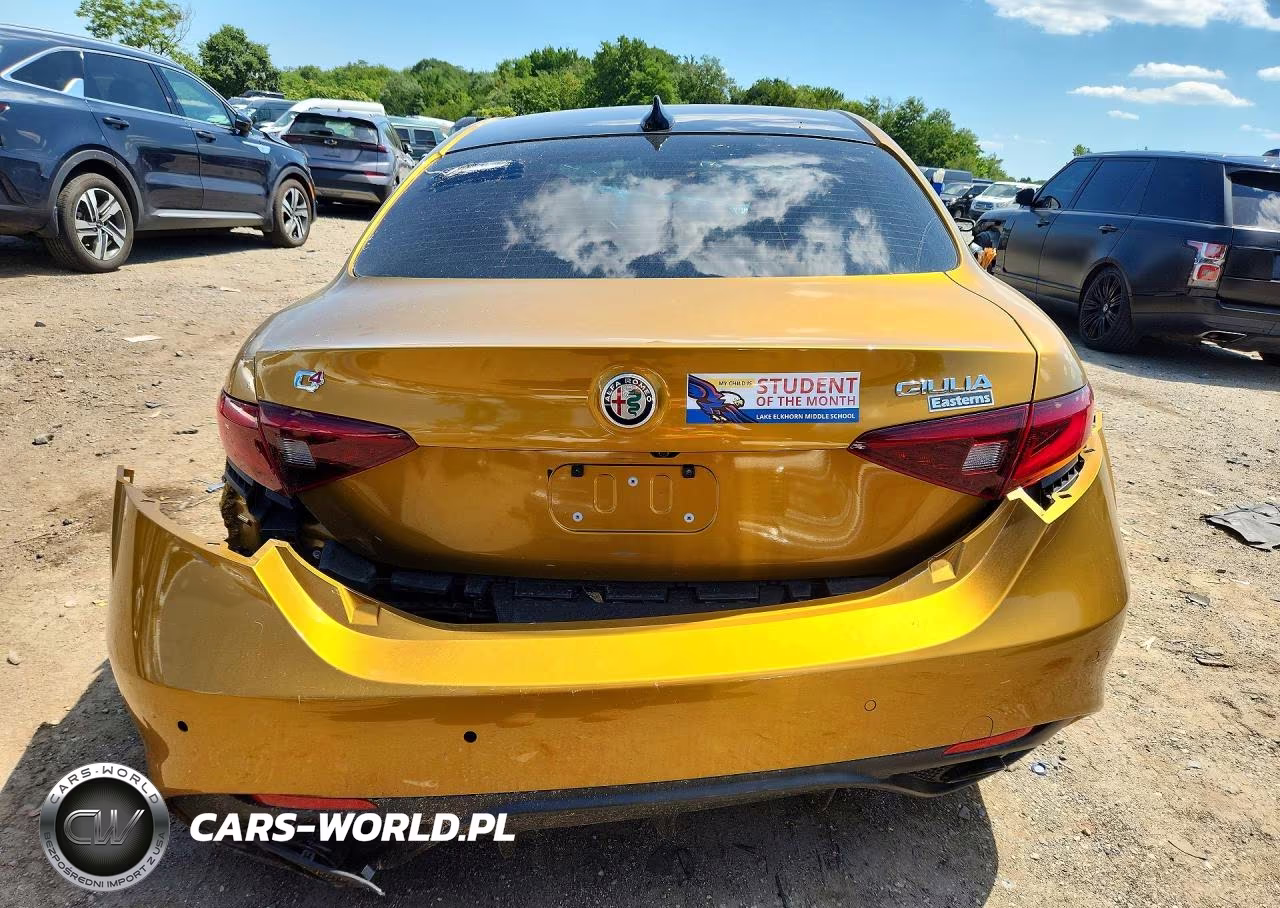 2022 Alfa Romeo Giulia Super VIN:ZARFANBN6N7653515 - 6