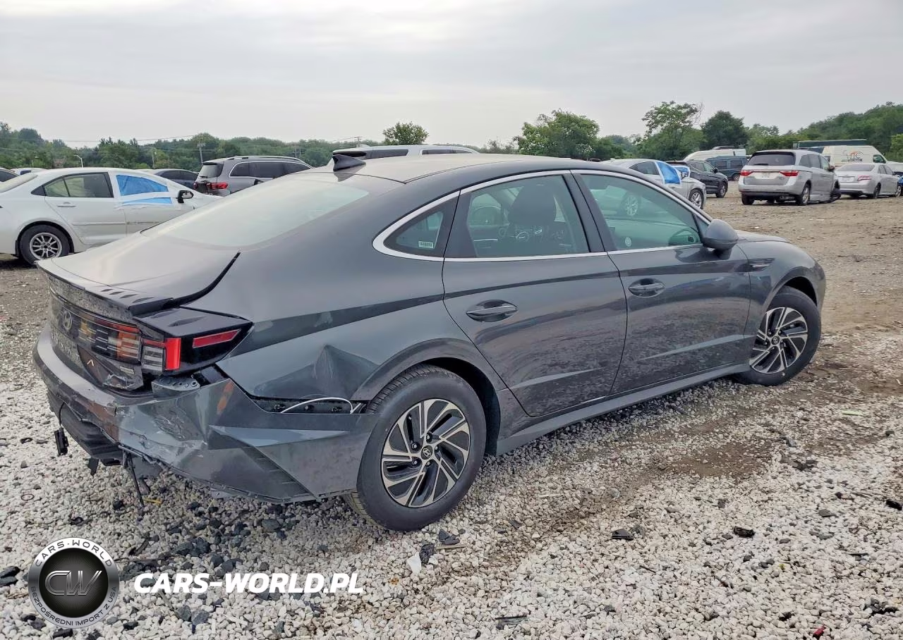 2026 Hyundai Sonata Hybrid Blue VIN:KMHL24JJXTA155834 - 3