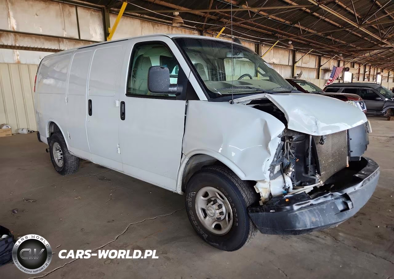 2018 Chevrolet Express G2500 Delivery Van VIN:1GCWGAFP5J1283779 - 4