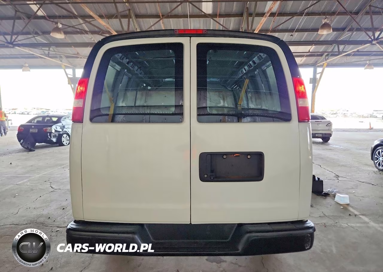 2018 Chevrolet Express G2500 Delivery Van VIN:1GCWGAFP5J1283779 - 6