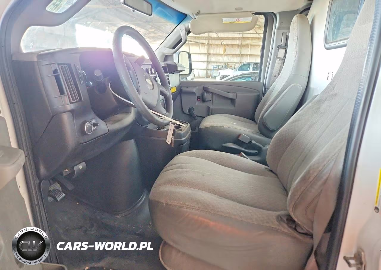 2018 Chevrolet Express G2500 Delivery Van VIN:1GCWGAFP5J1283779 - 7