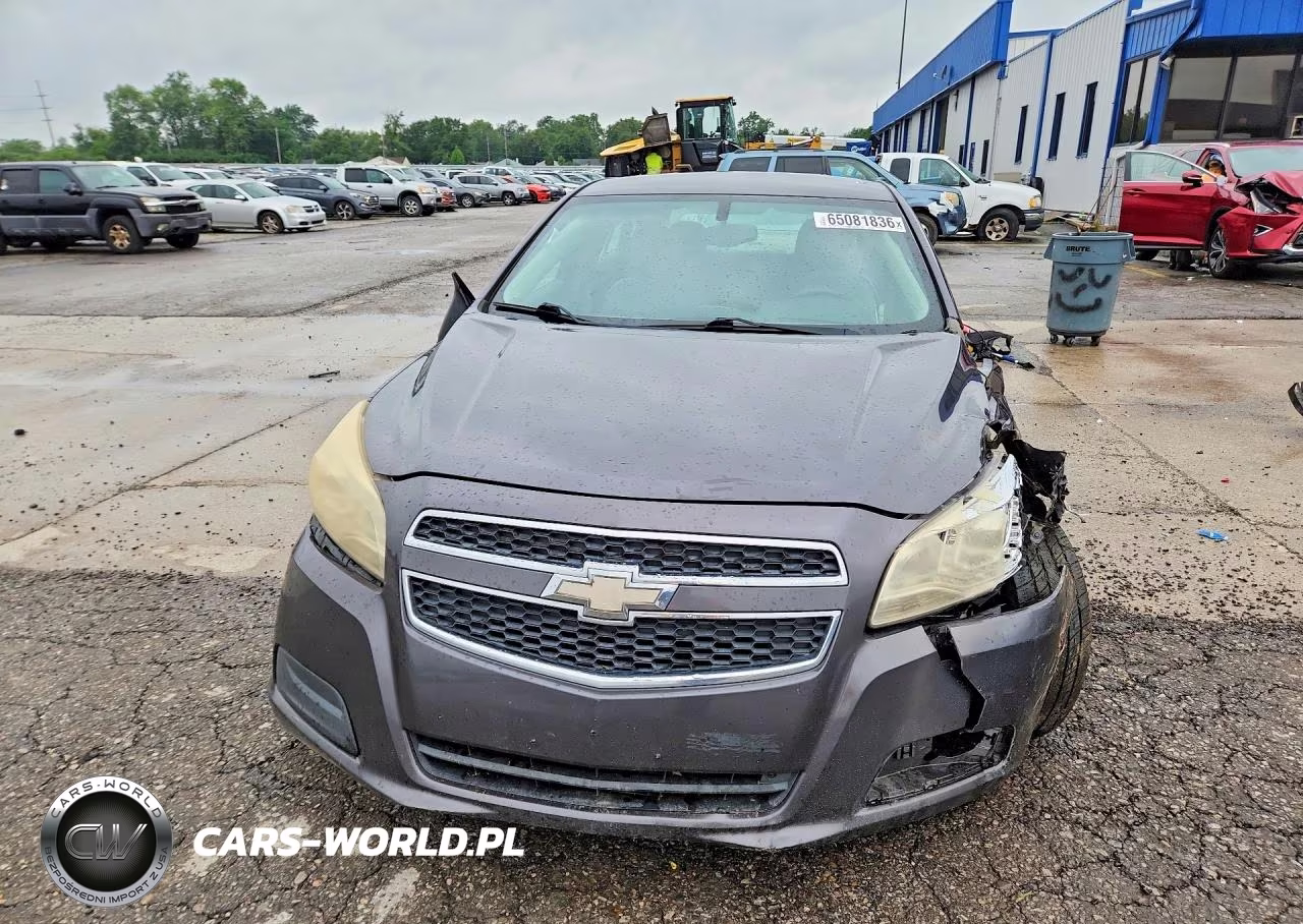 2013 Chevrolet Malibu Ls VIN:1G11B5SA7DF352635 - 5