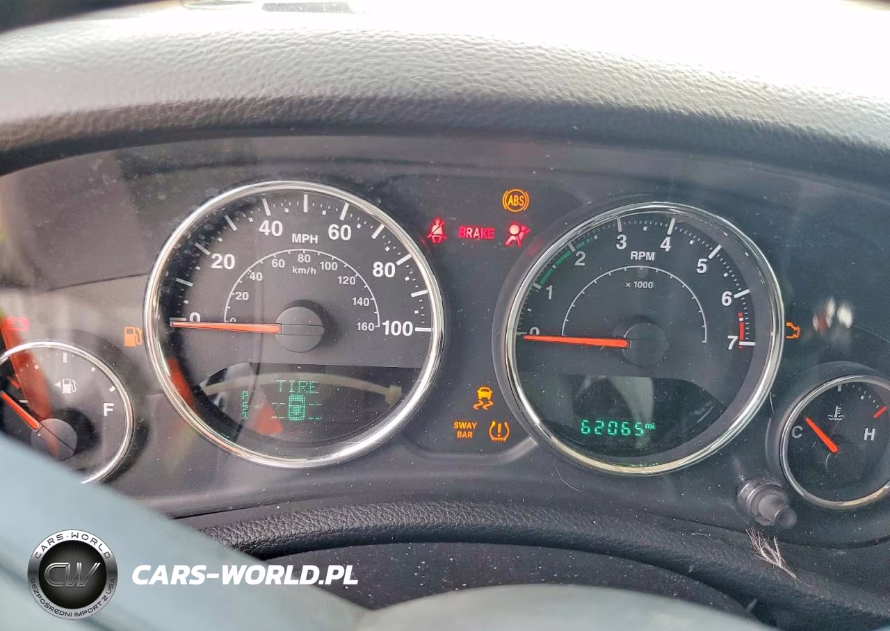 2016 Jeep Wrangler Unlimited Rubicon VIN:1C4BJWFG7GL202775 - 9