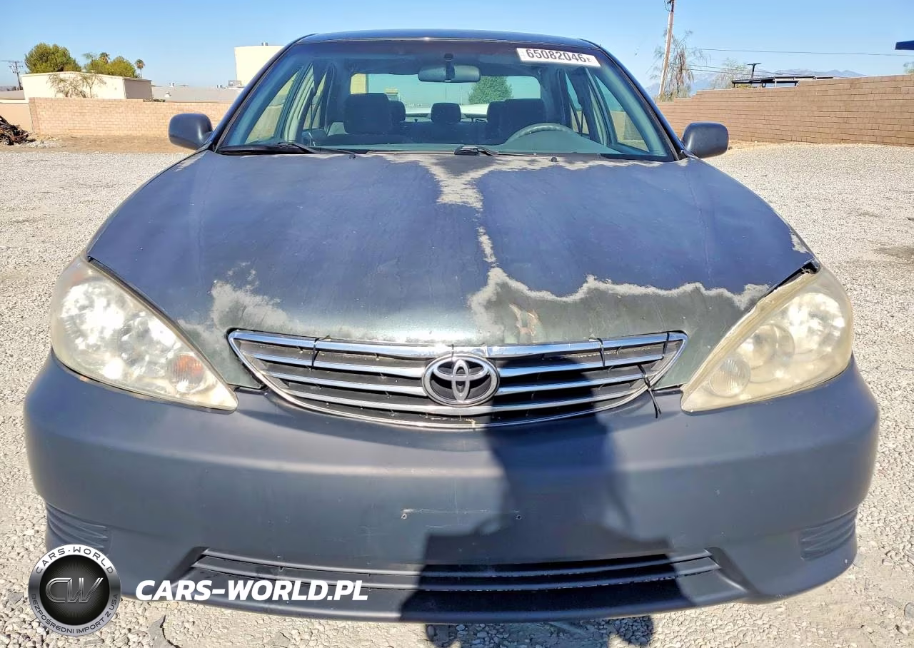 2005 Toyota Camry Le VIN:4T1BE32KX5U406955 - 5