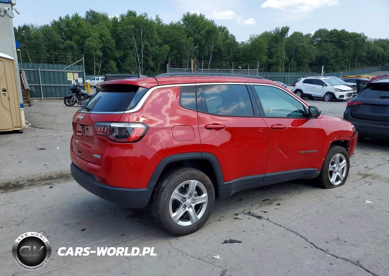 2023 Jeep Compass Latitude VIN:3C4NJDBN1PT540425 - 3