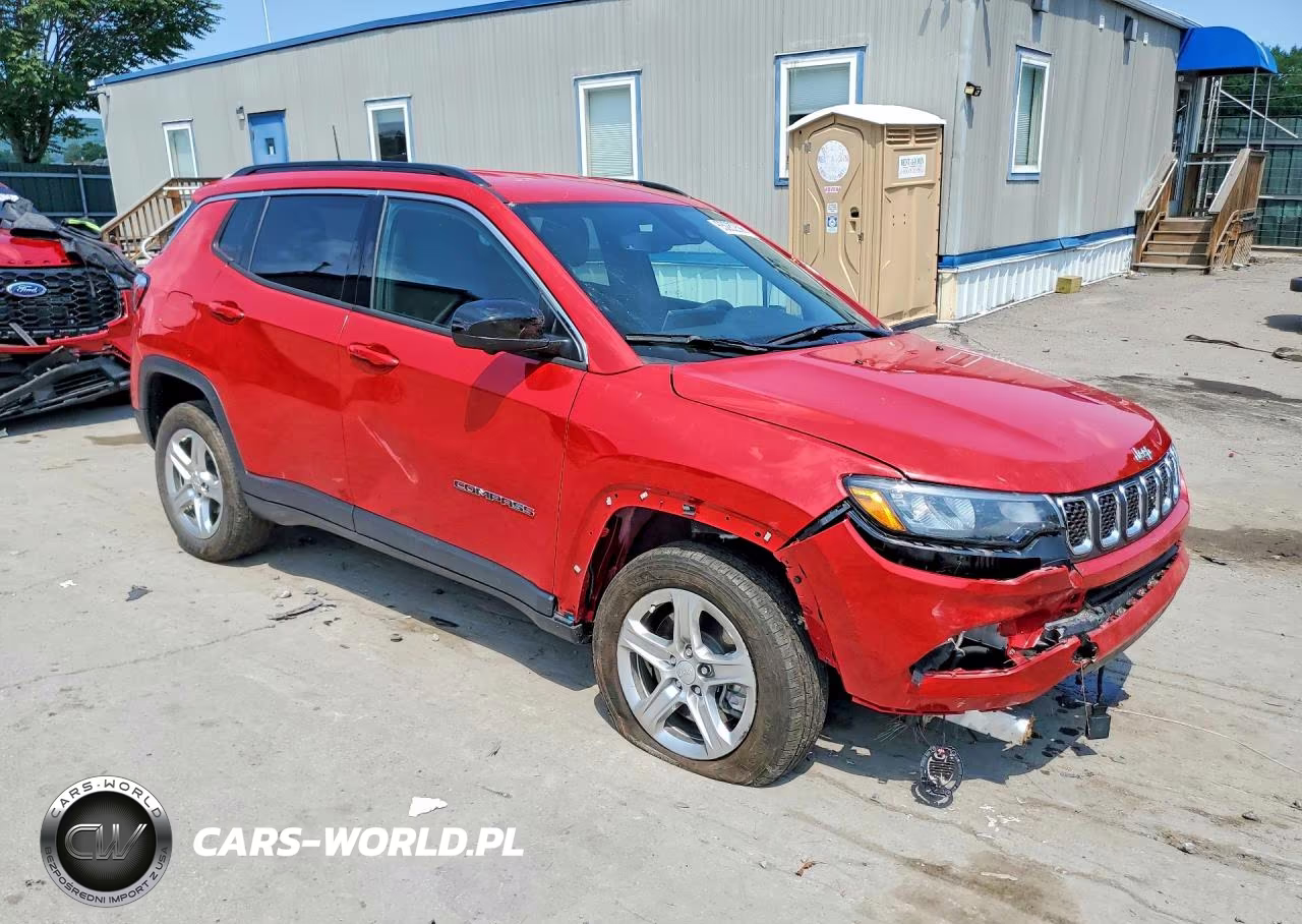 2023 Jeep Compass Latitude VIN:3C4NJDBN1PT540425 - 4