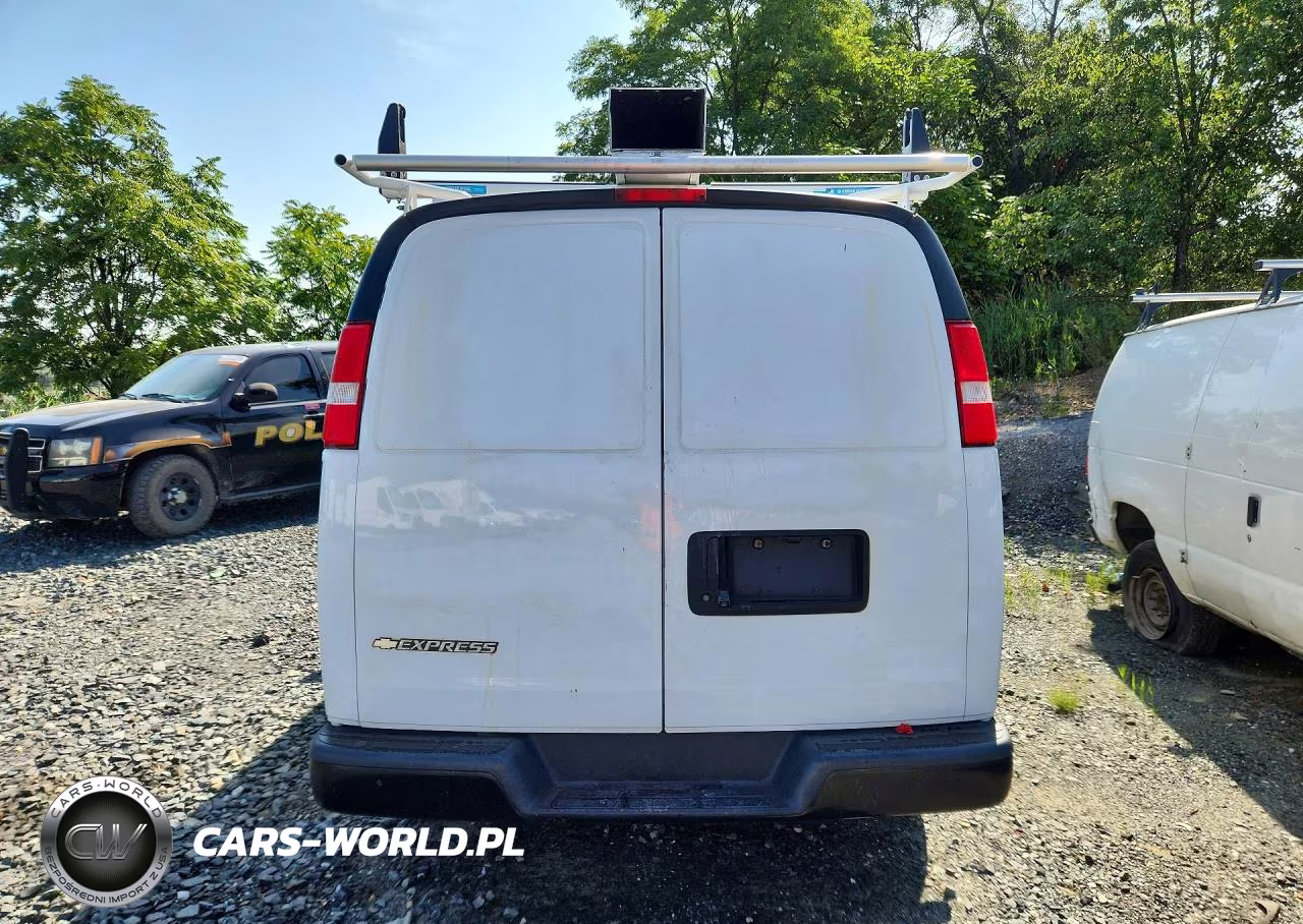 2018 Chevrolet Express G3500 VIN:1GCZGGFG4J1335743 - 6