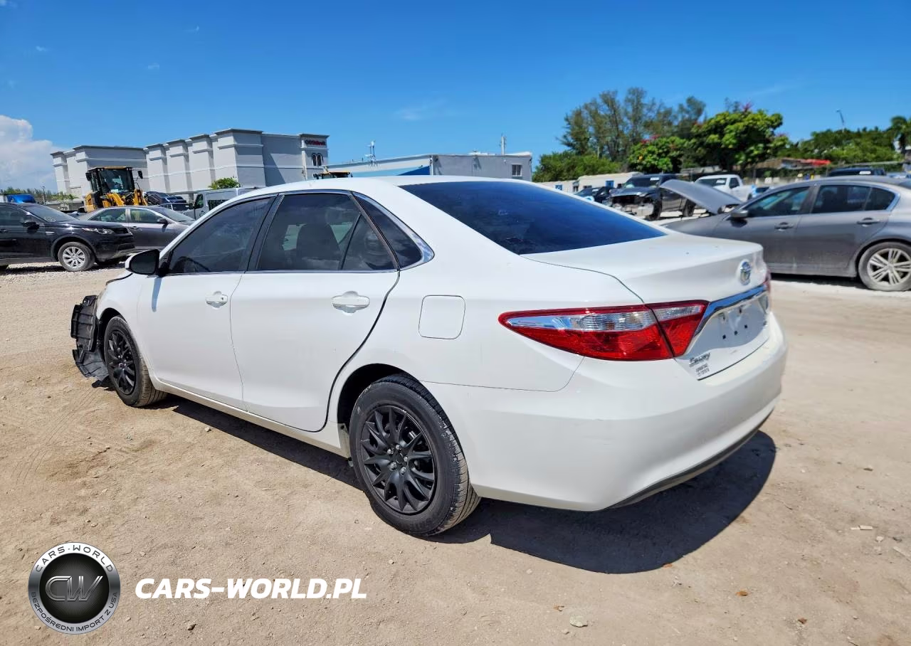 2015 Toyota Camry Le VIN:4T1BF1FK8FU493719 - 2