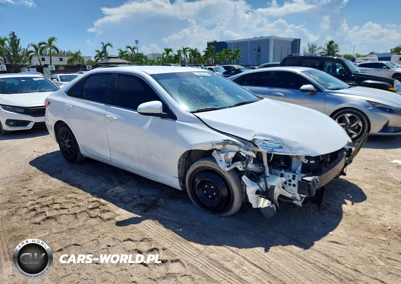 2015 Toyota Camry Le VIN:4T1BF1FK8FU493719 - 4