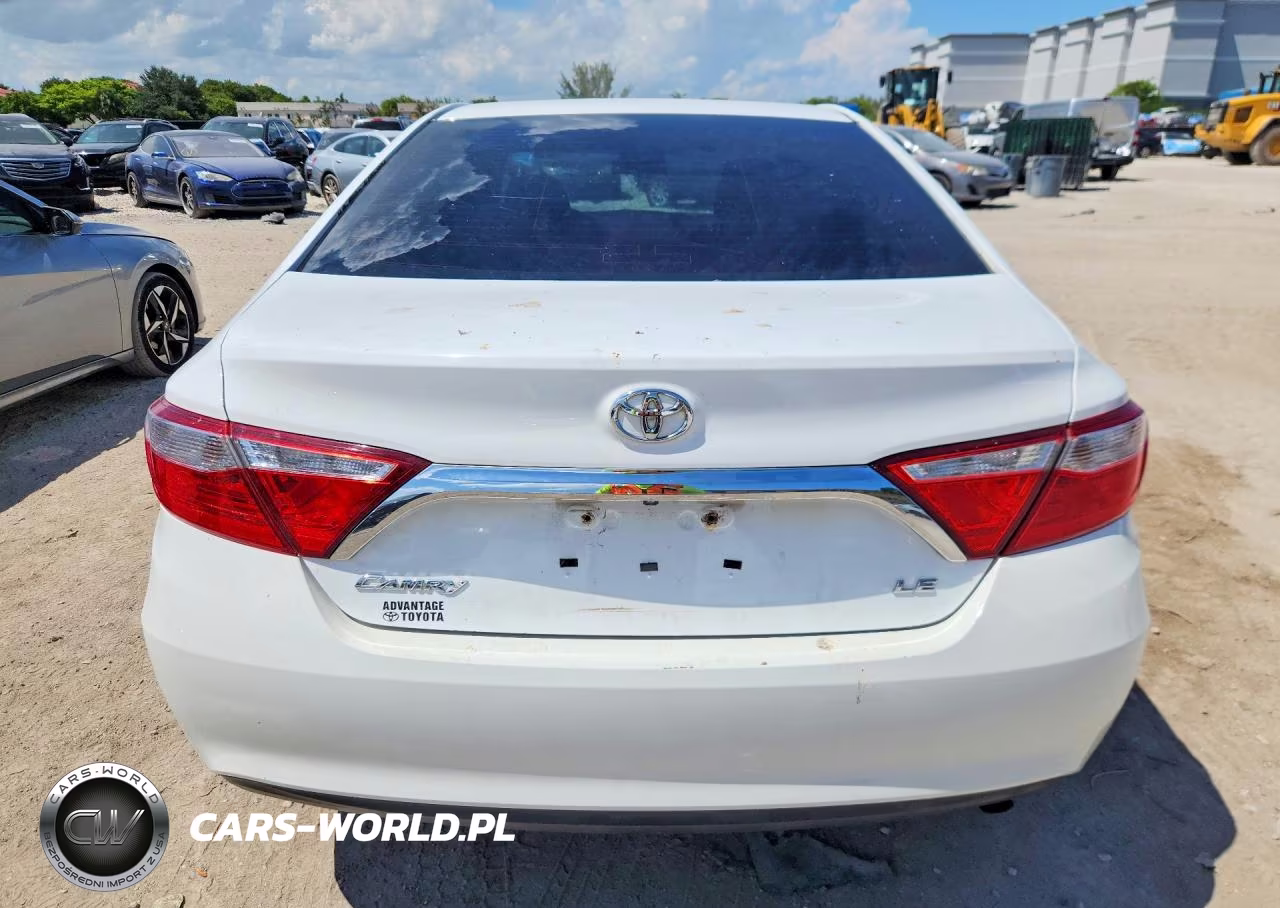 2015 Toyota Camry Le VIN:4T1BF1FK8FU493719 - 6