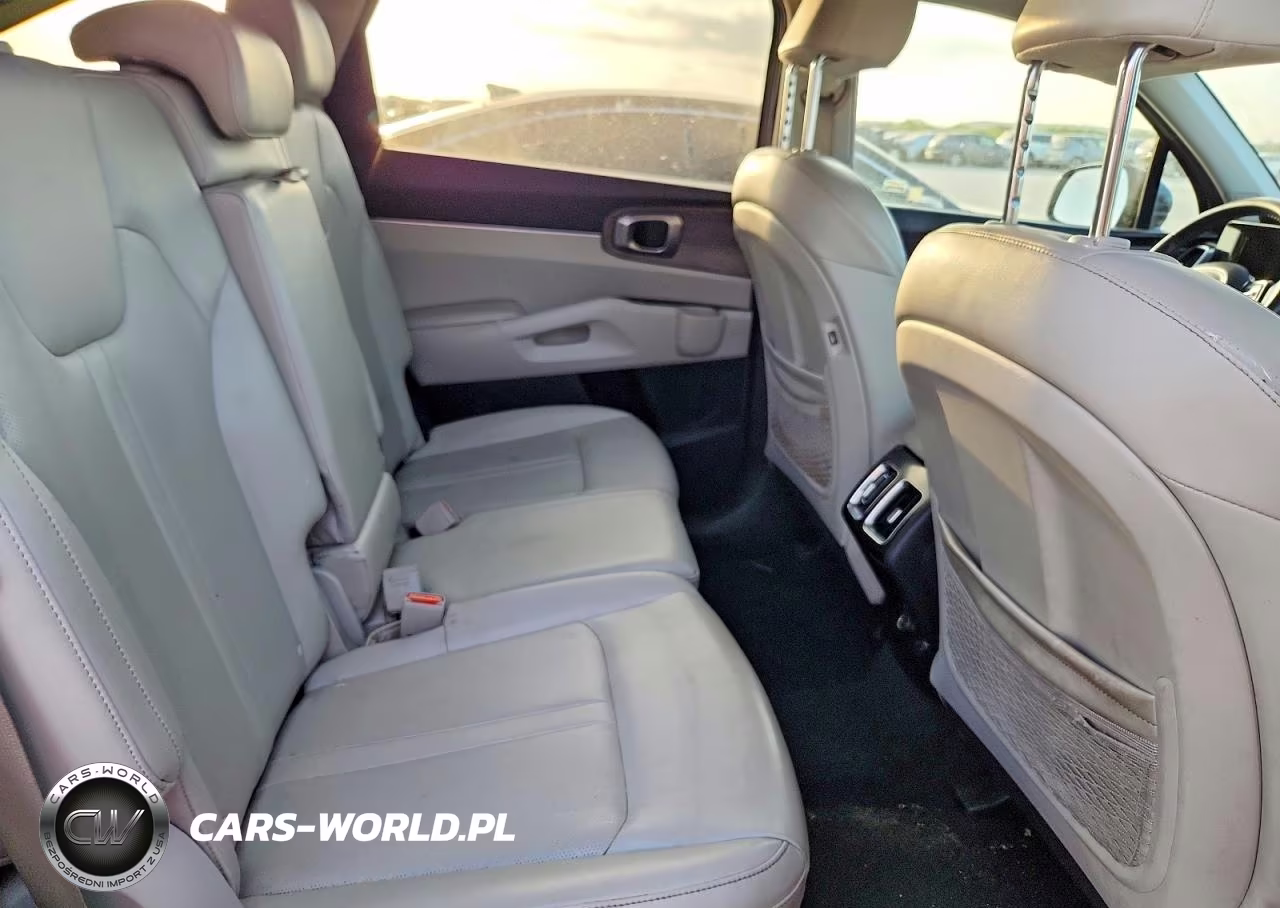 2023 Kia Sorento S VIN:5XYRLDLC2PG172658 - 11