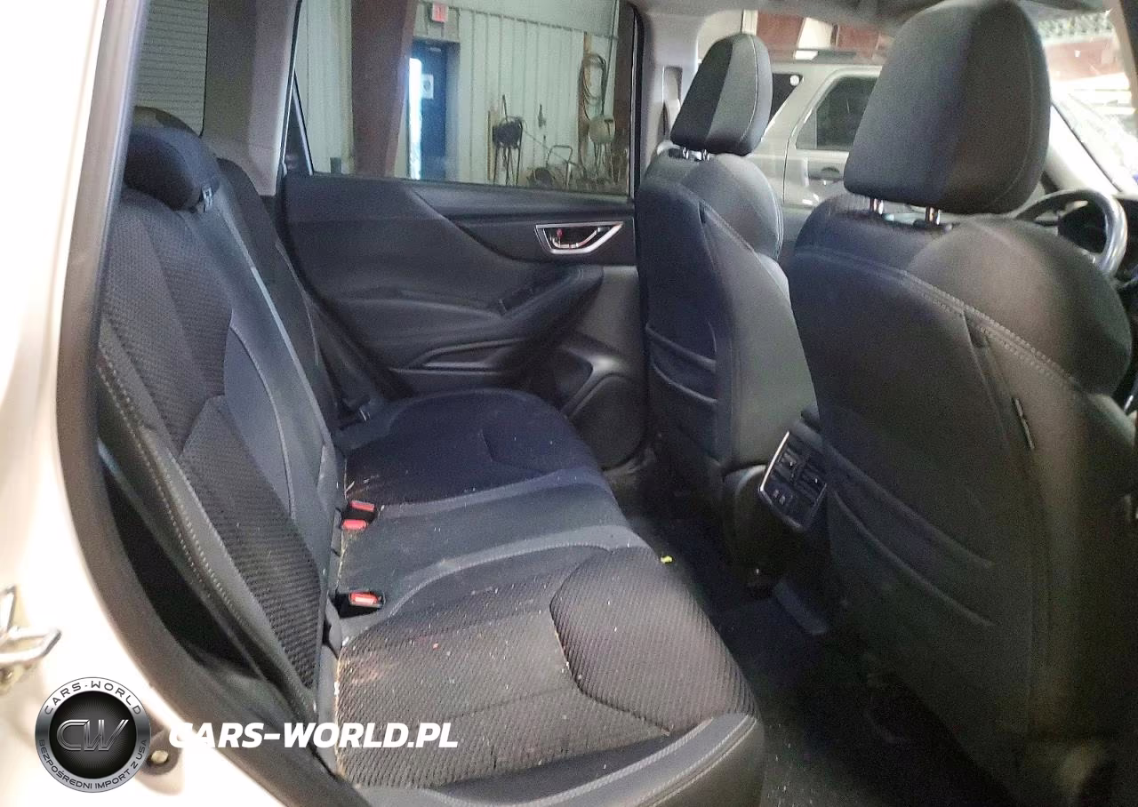2023 Subaru Forester Premium VIN:JF2SKAEC2PH405527 - 10