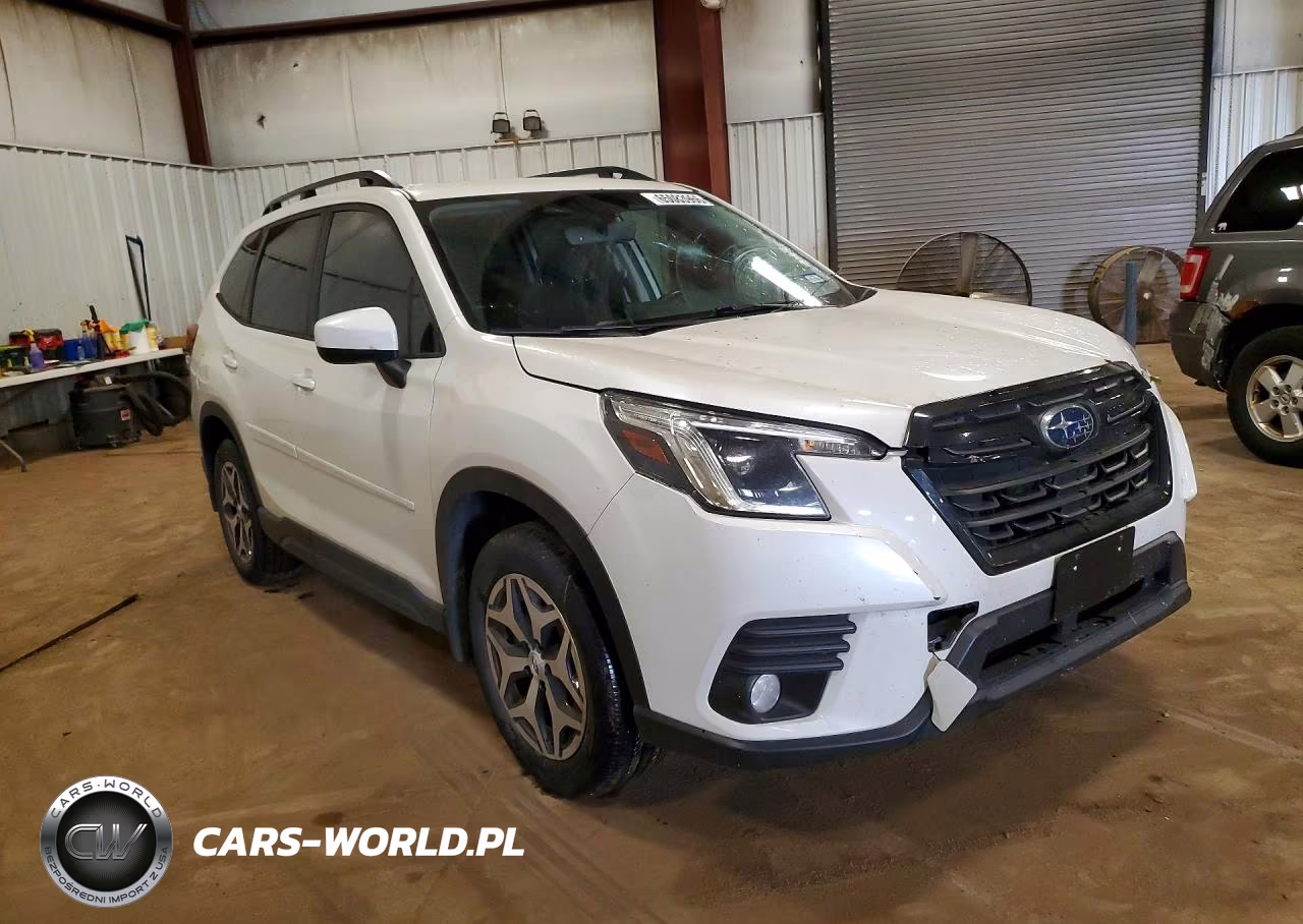 2023 Subaru Forester Premium VIN:JF2SKAEC2PH405527 - 4