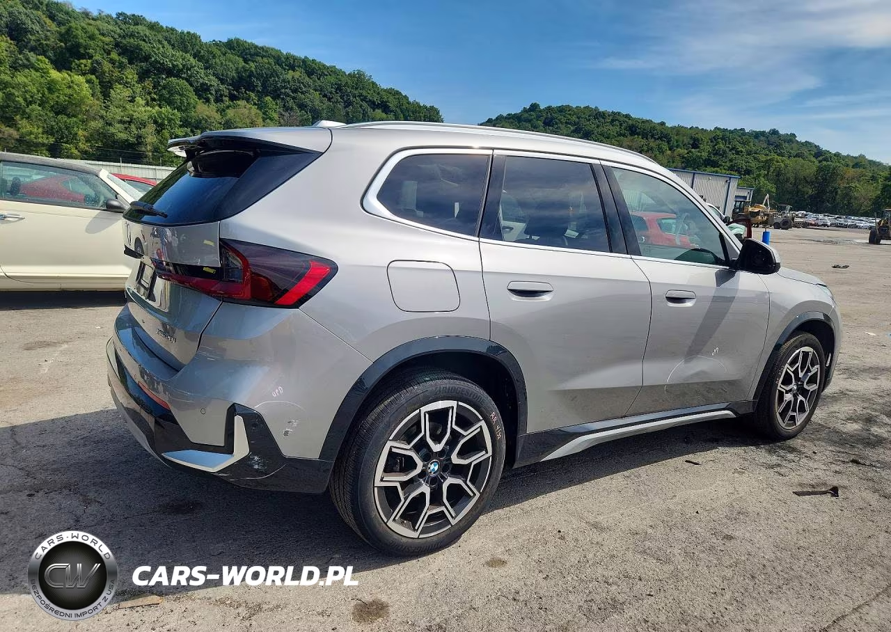 2025 BMW X1 xDrive28I VIN:WBX73EF00S5374465 - 3