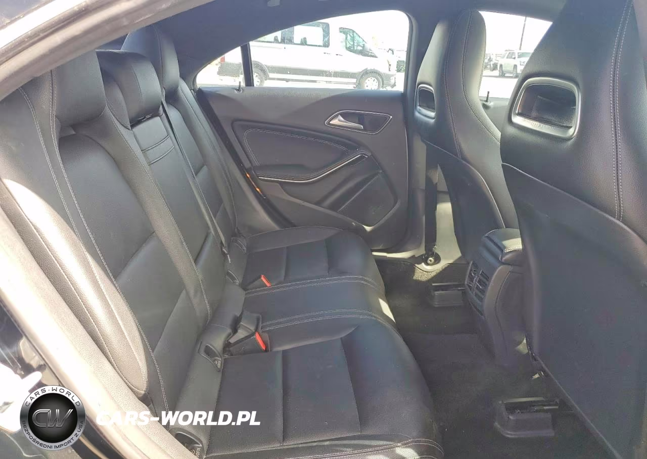 2018 Mercedes-Benz Cla 250 VIN:WDDSJ4EB8JN528323 - 10