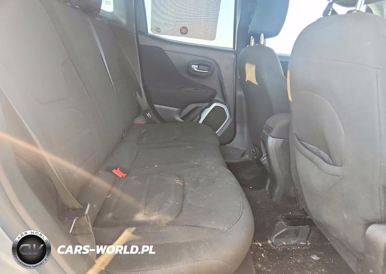 2018 Jeep Renegade Latitude VIN:ZACCJABB7JPH63837 - 10
