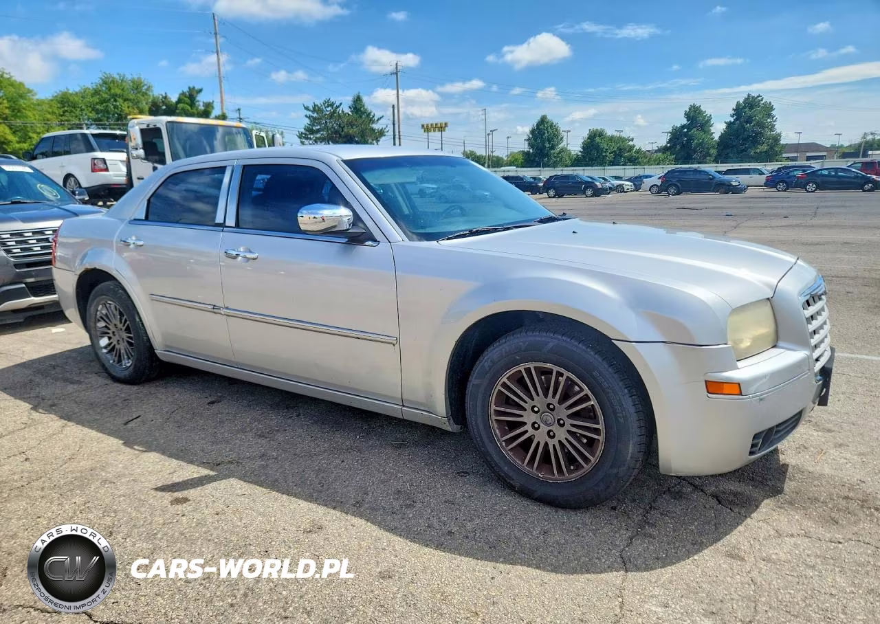 2010 Chrysler 300 Touring VIN:2C3CA5CV3AH284627 - 4