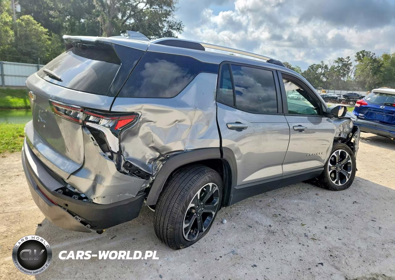 2025 Chevrolet Equinox Lt VIN:3GNAXHEG5SL165883 - 3