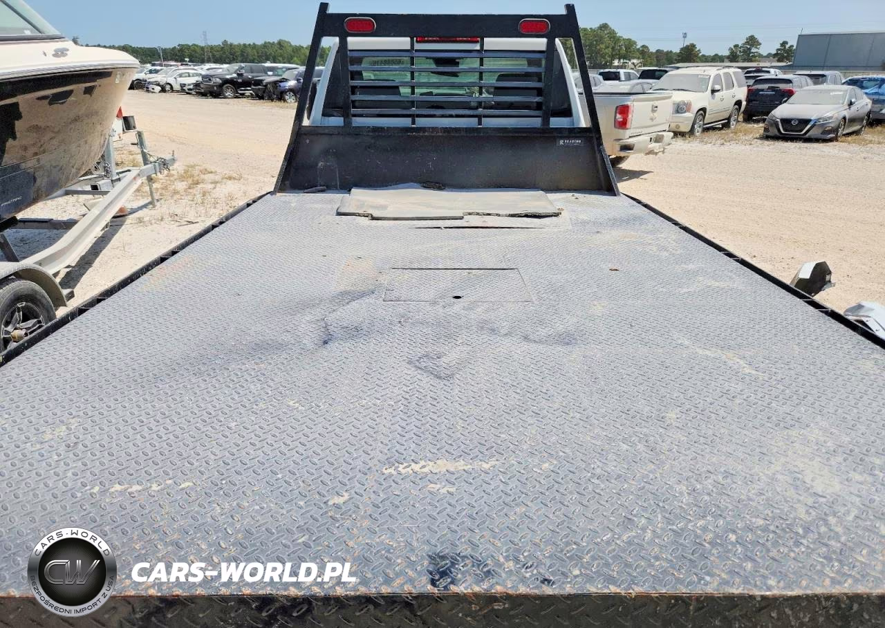 2025 Chevrolet Silverado C3500 VIN:1GB3AREY7SF109878 - 10