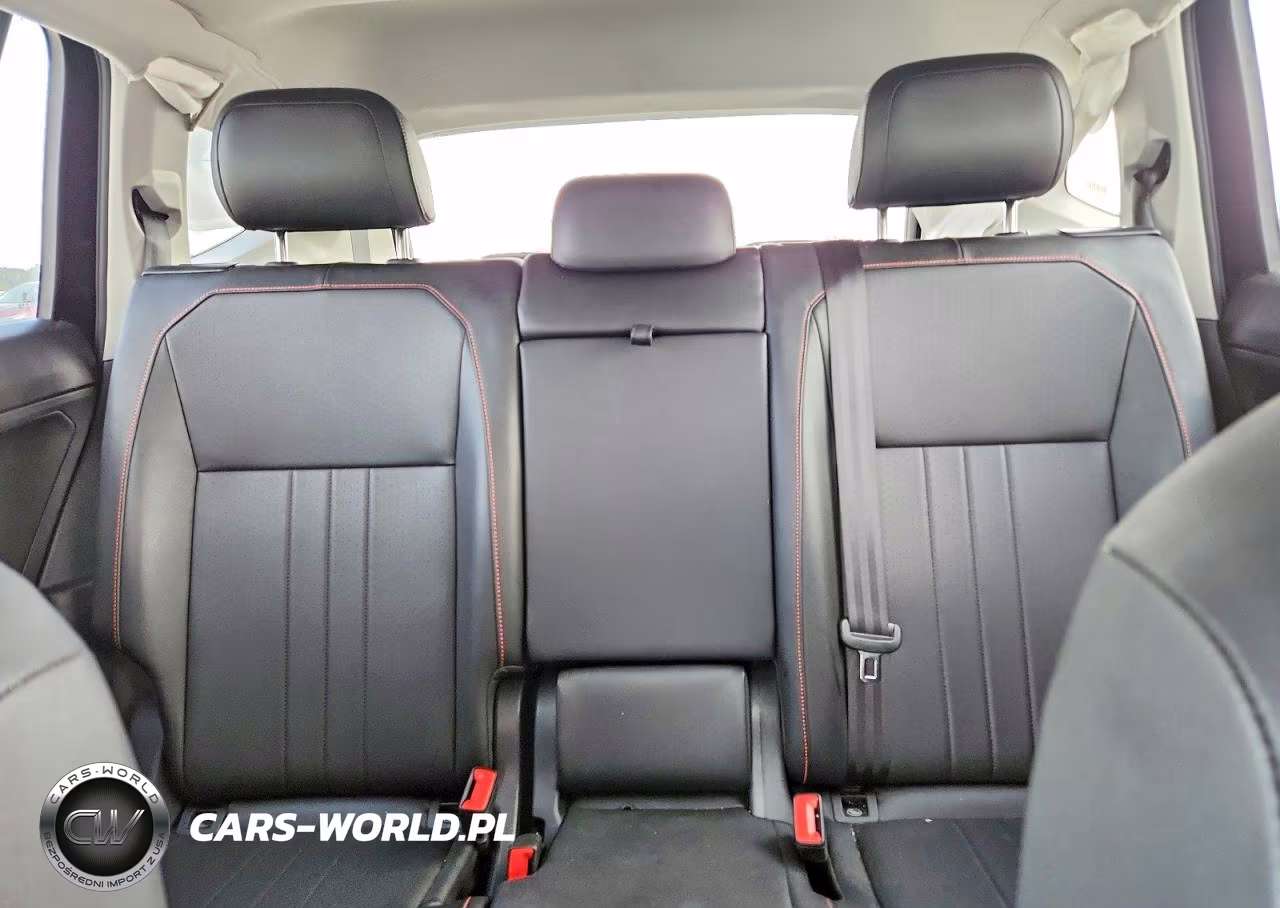 2024 Volkswagen Tiguan Wolfsburg VIN:3VVTB7AX5RM215168 - 10
