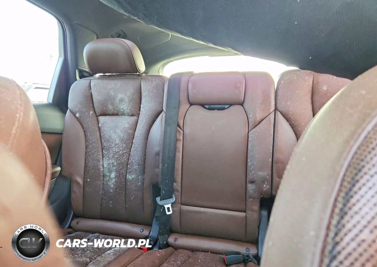 2017 Audi Q7 Premium Plus VIN:WA1LAAF71HD005341 - 10